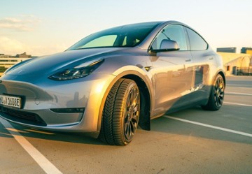 Tesla Model Y 32.000 km 46.000 &euro; Frankfurt 60488