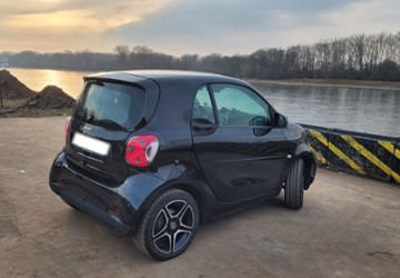 Smart ForTwo 51.652 km 10.400 &euro; Frankfurt 60327